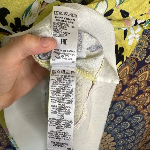 🦋5/20$🦋 M&S floral blouse - Picture 8 of 10